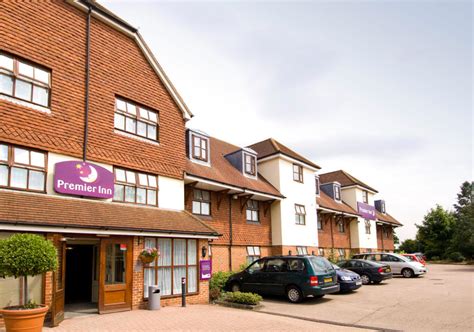 premier inn london road crawley