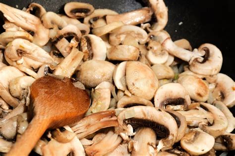 Preparing Mushrooms