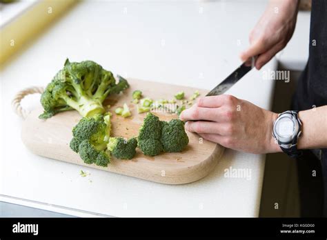 Preparing the Broccoli