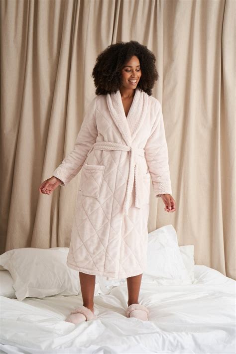 Pretty Robe Reviews
