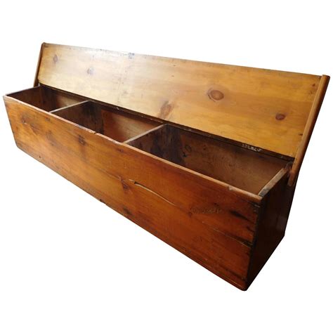 Upgrade Your Rustic Decor with a Primitive Bench with Built-In Storage