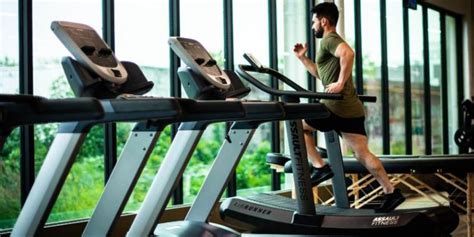Prinsip Dasar Berlari di Treadmill untuk Menurunkan Berat Badan