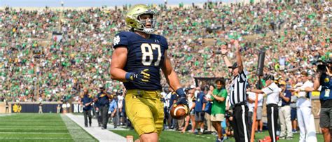 5 Ways to Dominate Fantasy Pro Football Leagues