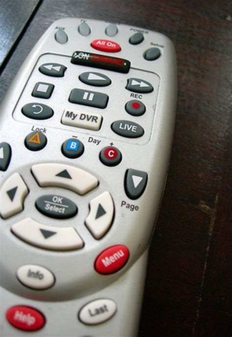Programming an Xfinity Comcast Remote to a Sylvania TV[2023]