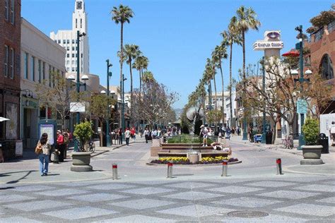 Fountain On Naple Promenade Stock Image Image 511725