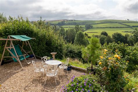 Property Cold Ashton