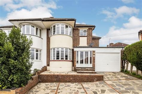 property for sale in hainault essex