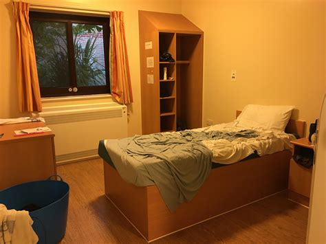 Cool Psych Ward Bedroom References