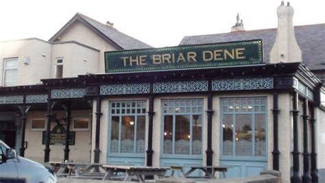 pubs in whitley bay seafront