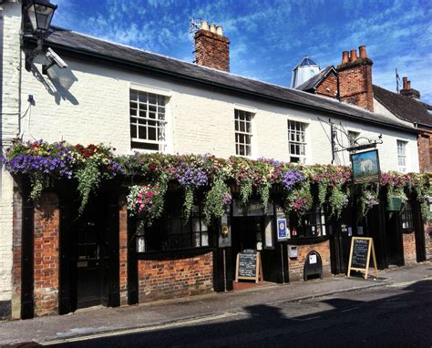 pubs in wiltshire to eat