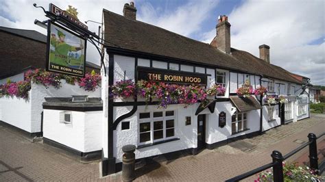 pubs near me for food and quiz night