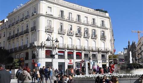 La Puerta del Sol de Madrid: 5 Historias y curiosidades 【 2023 】 🥇