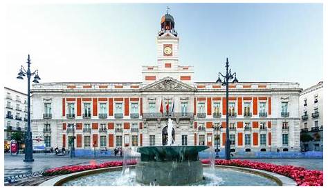 Puerta del Sol - Madrid Attraction | Expedia.com.au