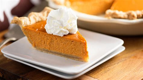Pumpkin Pie Recipe with Graham Cracker Crust (Maple Sweetened)