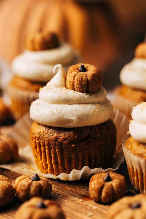 Delicious Pumpkin Cupcakes: Your Fall Treat