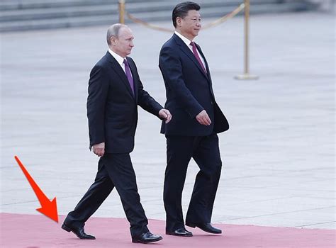 putin's height in feet and inches