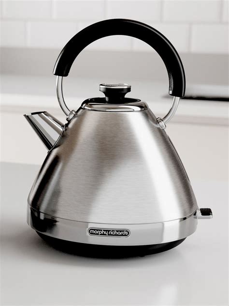Pyramid Style Kettle
