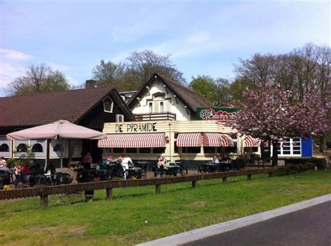 pyramide van austerlitz restaurant