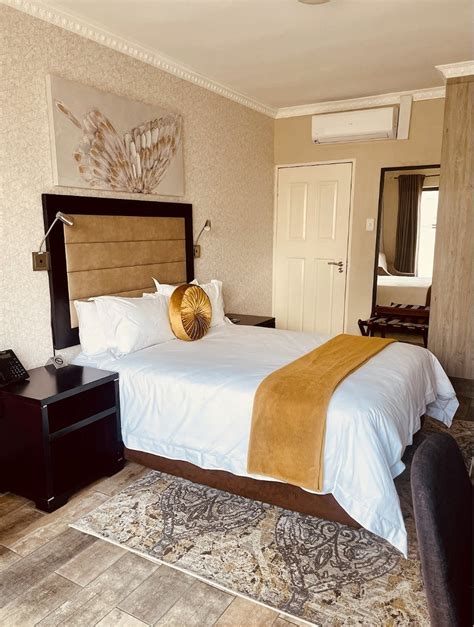 Q's Boutique Stay
