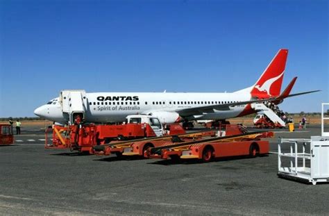 qantas alice springs arrivals