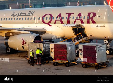 qatar airways baggage claim contact