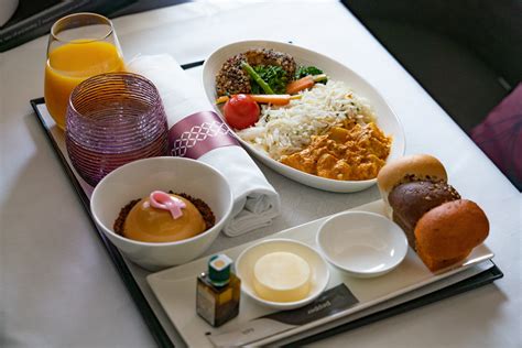 qatar airways business class meals