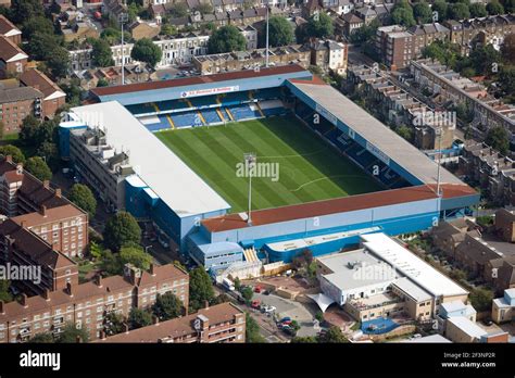 qpr address football club