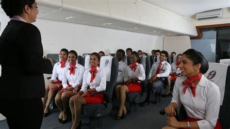 qualifications for cabin crew