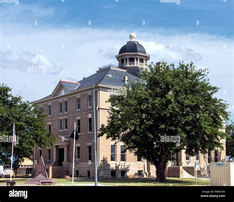 Quanah Tx Courthouse