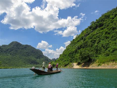 quang binh vietnam images of people