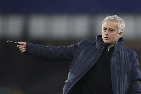 quanto guadagna mourinho alla roma