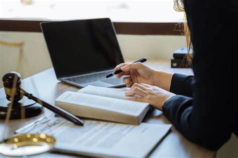 quanto tempo dura um curso de direito