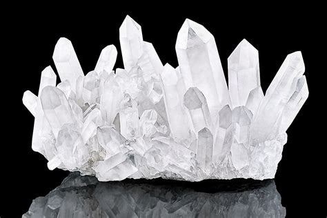 quartz is made of what elements