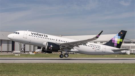 que aviones usa volaris