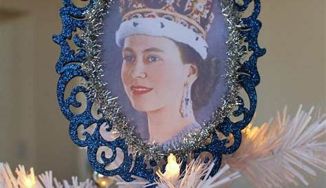 Queen Elizabeth Christmas Tree Topper A For London 70th Wedding