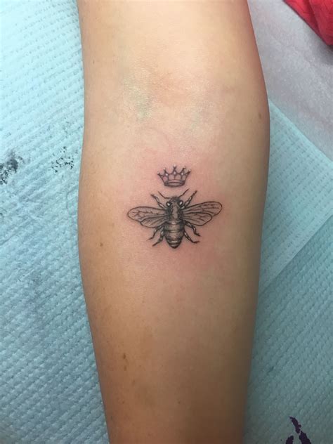 Powerful Queen B Tattoo Designs References