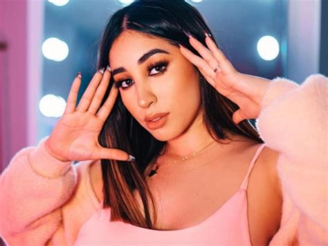 queen buenrostro nude