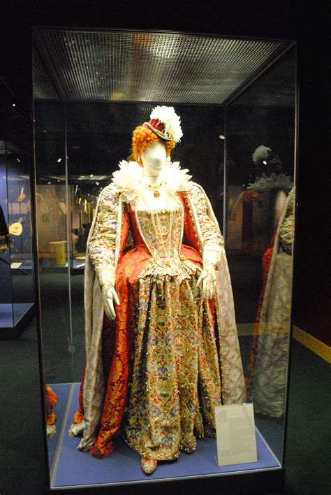 queen elizabeth 1 dress on display