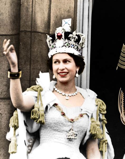 queen elizabeth 11 coronation pictures