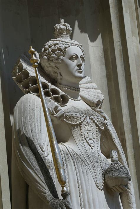 queen elizabeth i statue