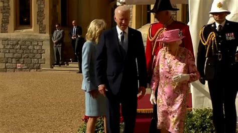 queen elizabeth ii handshake