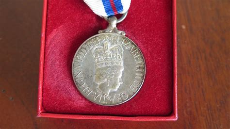 queen elizabeth ii jubilee medal