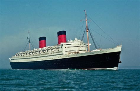 queen elizabeth on queen mary ship