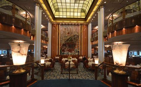 queen mary 2 dining room