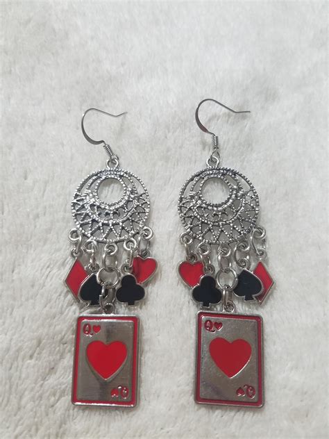 queen of hearts earrings