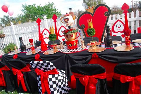 queen of hearts theme party