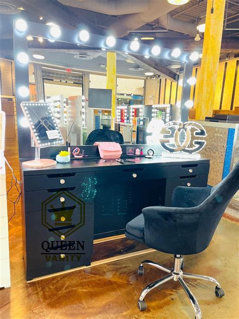 Queen Vanity Store