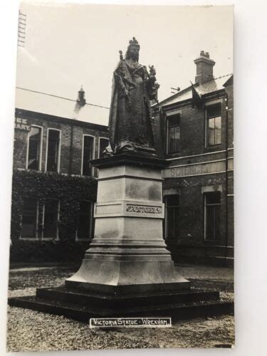 queen victoria statue in wrexham