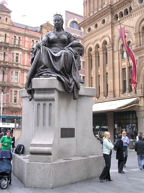 queen victoria statue sydney