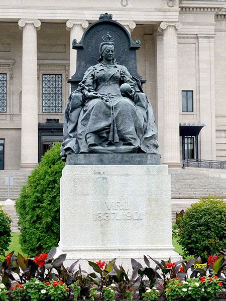 queen victoria statue winnipeg